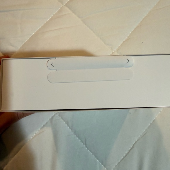 BRAND NEW ŌURA RING - Picture 3 of 3